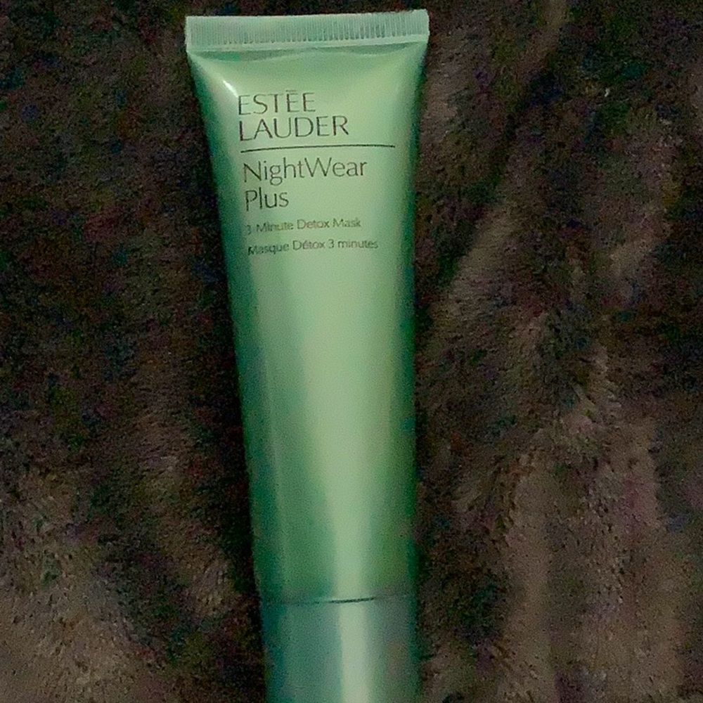 COPY - New Estée Lauder Nightwear Plus